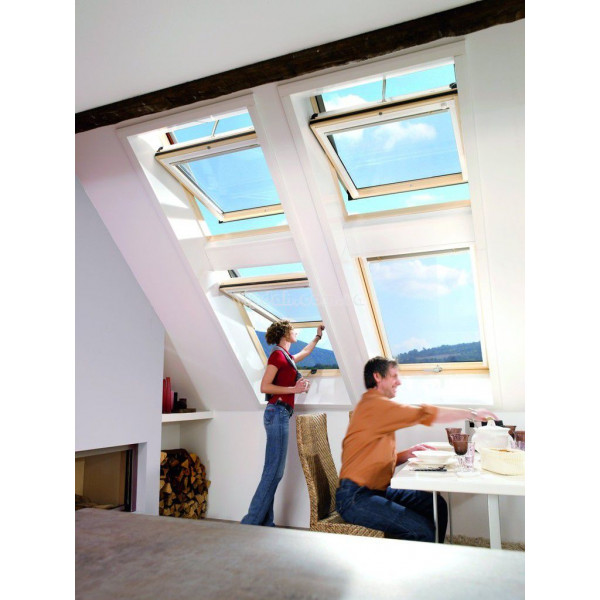 Roto Designo R75 з дерева з піднятою на 3/4 віссю повороту