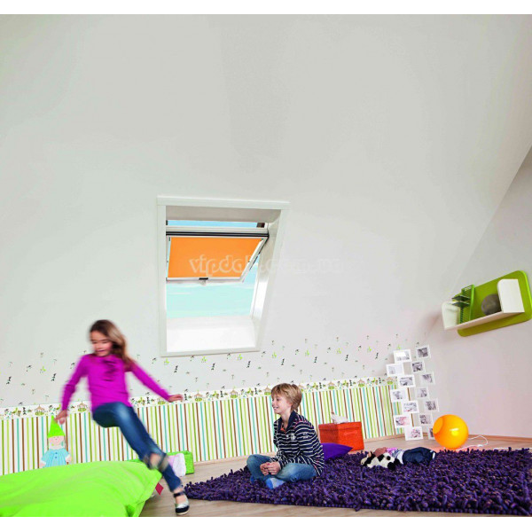 Roto Designo R75 з дерева з піднятою на 3/4 віссю повороту