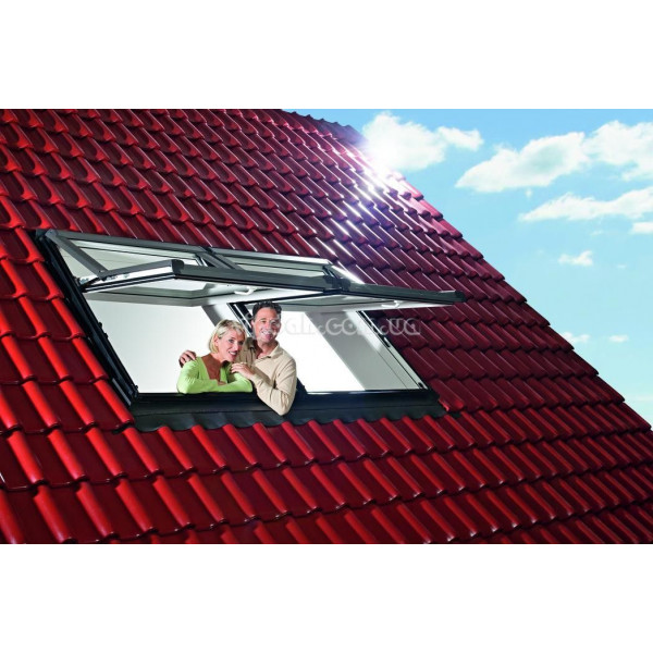 Roto Designo R75 з дерева з піднятою на 3/4 віссю повороту