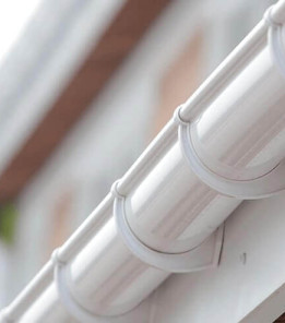 Тримач ринви пластиковий RainWay Ø90 колір Зелений