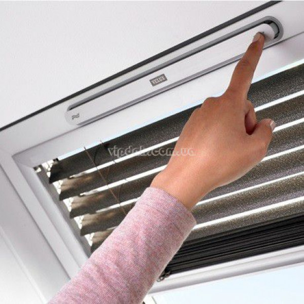 Velux Optima GLP 0073B з пластика ручка знизу