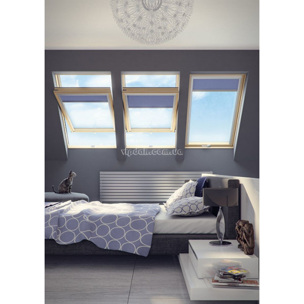 FAKRO Standart FTZ-V U2 з дерева c центральною віссю повороту