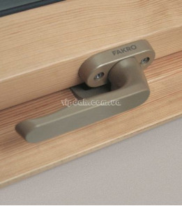 FAKRO Standart FTZ-V U2 з дерева c центральною віссю повороту